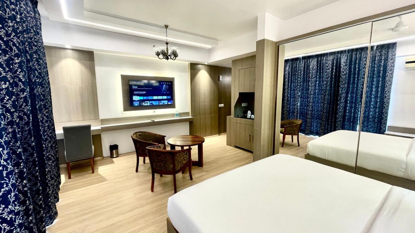 The Grace Residency - Gomtinagar, Lucknow Aparthotel Bagian luar foto