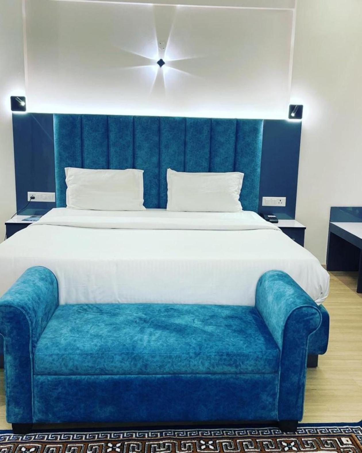 The Grace Residency - Gomtinagar, Lucknow Aparthotel Bagian luar foto