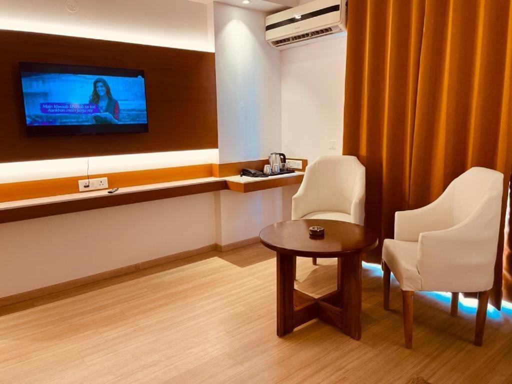 The Grace Residency - Gomtinagar, Lucknow Aparthotel Bagian luar foto