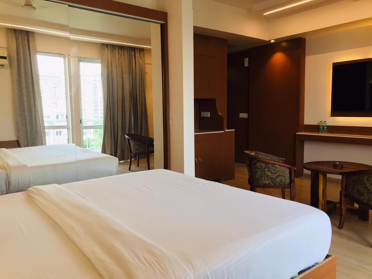 The Grace Residency - Gomtinagar, Lucknow Aparthotel Bagian luar foto