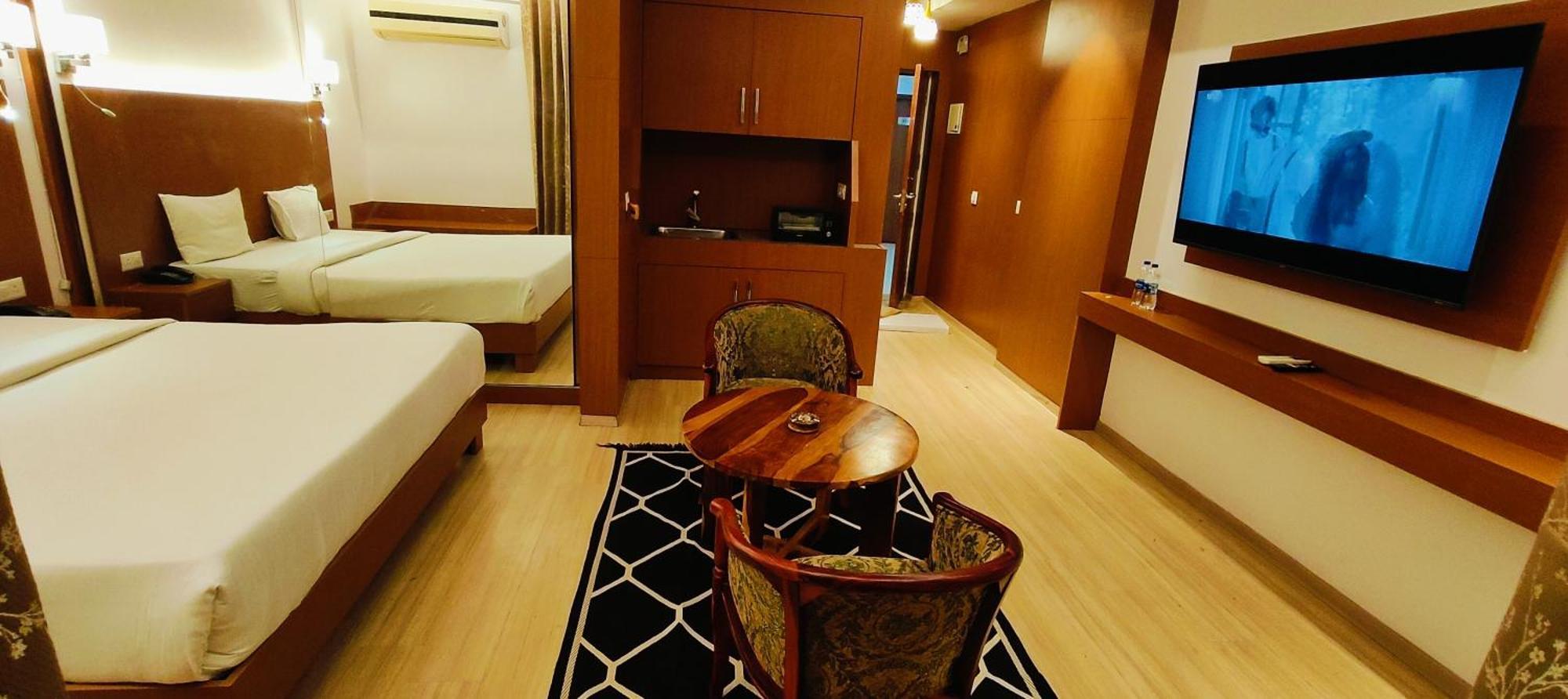 The Grace Residency - Gomtinagar, Lucknow Aparthotel Bagian luar foto